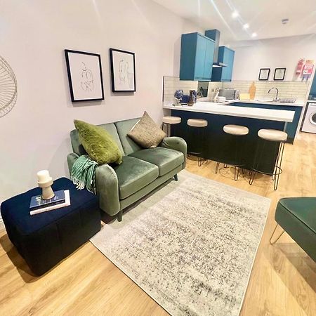 Gorgeous Newly Renovated 2 Double Bed Flat Apartment สวอนซี ภายนอก รูปภาพ