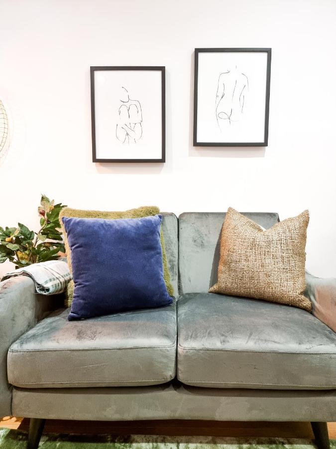 Gorgeous Newly Renovated 2 Double Bed Flat Apartment สวอนซี ภายนอก รูปภาพ