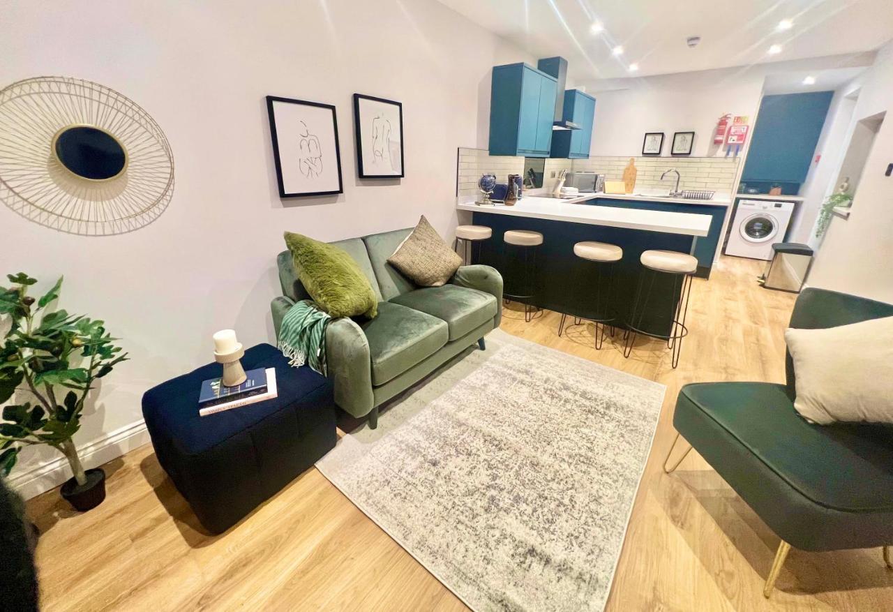 Gorgeous Newly Renovated 2 Double Bed Flat Apartment สวอนซี ภายนอก รูปภาพ