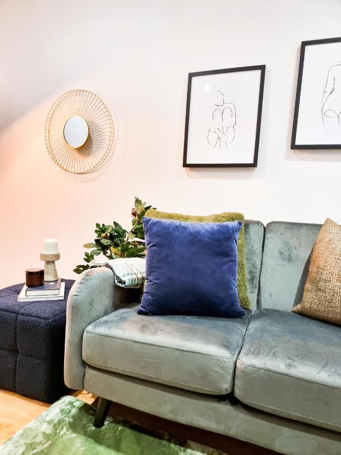 Gorgeous Newly Renovated 2 Double Bed Flat Apartment สวอนซี ภายนอก รูปภาพ