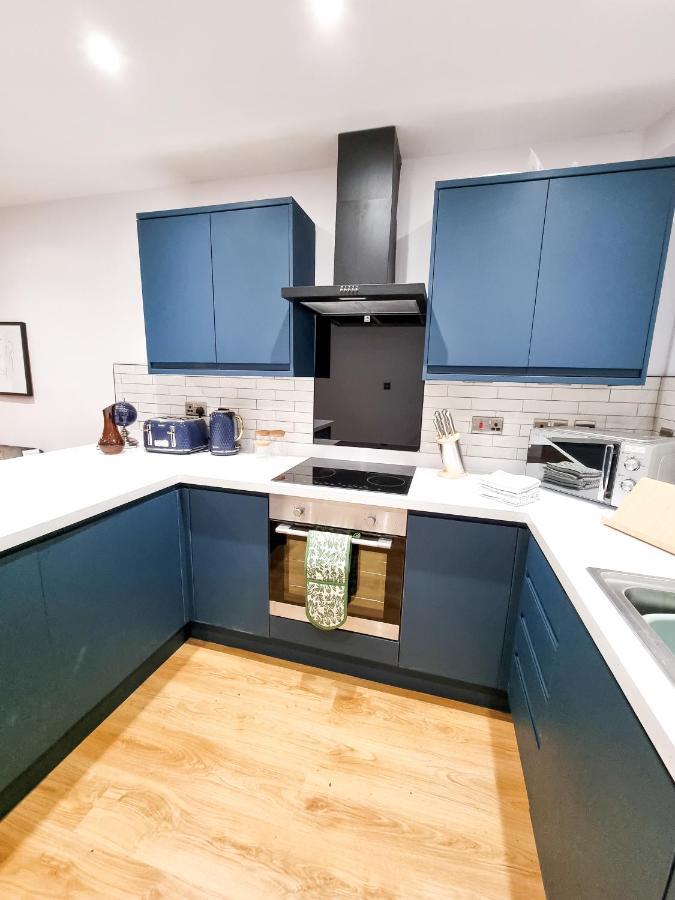 Gorgeous Newly Renovated 2 Double Bed Flat Apartment สวอนซี ภายนอก รูปภาพ